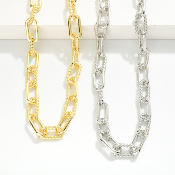 Chain Link Necklace Featuring Twisted Metal Links