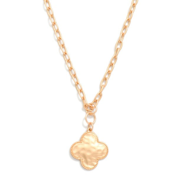 Chain Link Necklace Featuring Hammered Clover
