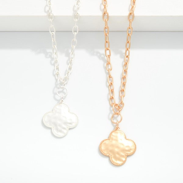 Chain Link Necklace Featuring Hammered Clover