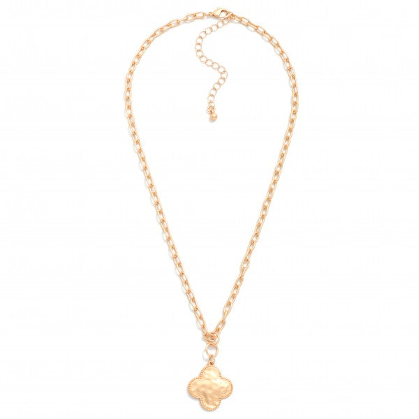 Chain Link Necklace Featuring Hammered Clover