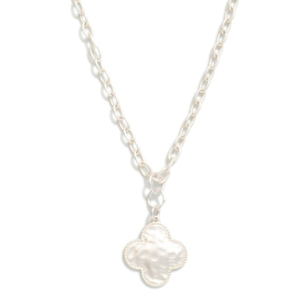 Chain Link Necklace Featuring Hammered Clover