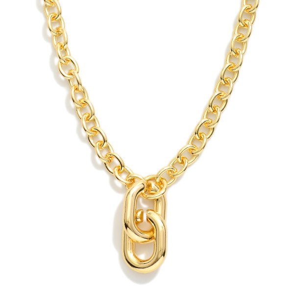 Chain Link Necklace Featuring Metal Tone Links Pendant