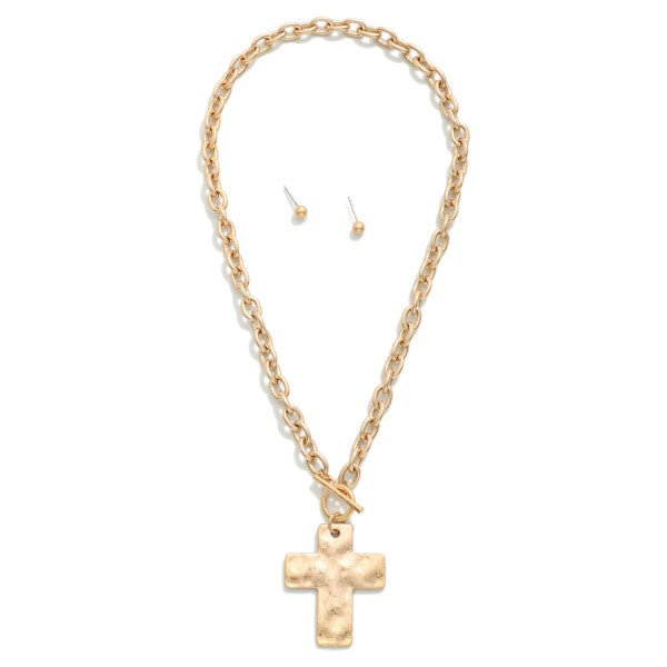 Chain Link Necklace Featuring Toggle Clasp & Hammered Metal Cross Pendant