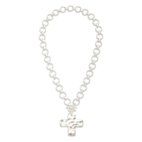 Circle Link Necklace Featuring Pearlescent Hammered Metal Cross Pendant
