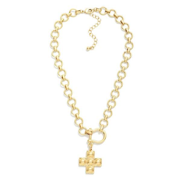 Circle Link Chain Link Necklace Necklace With Horsebit & Metal Tone Studded Plus Cross Pendant