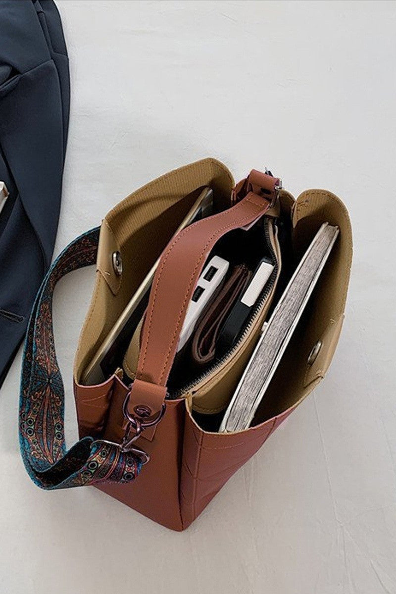 Retro Chic Everyday Tote Bag - Camel