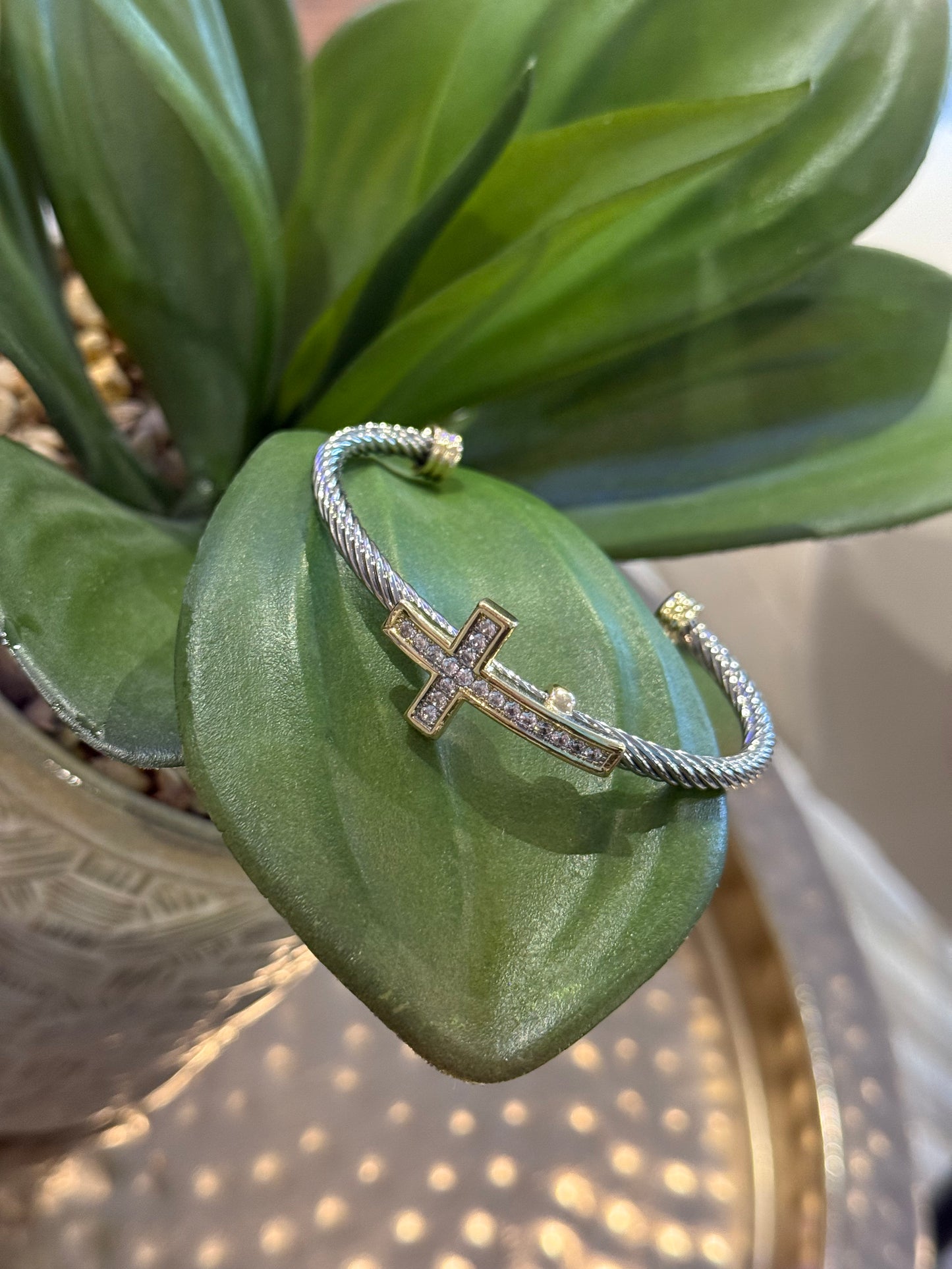 Cross Cuff Silver/Gold