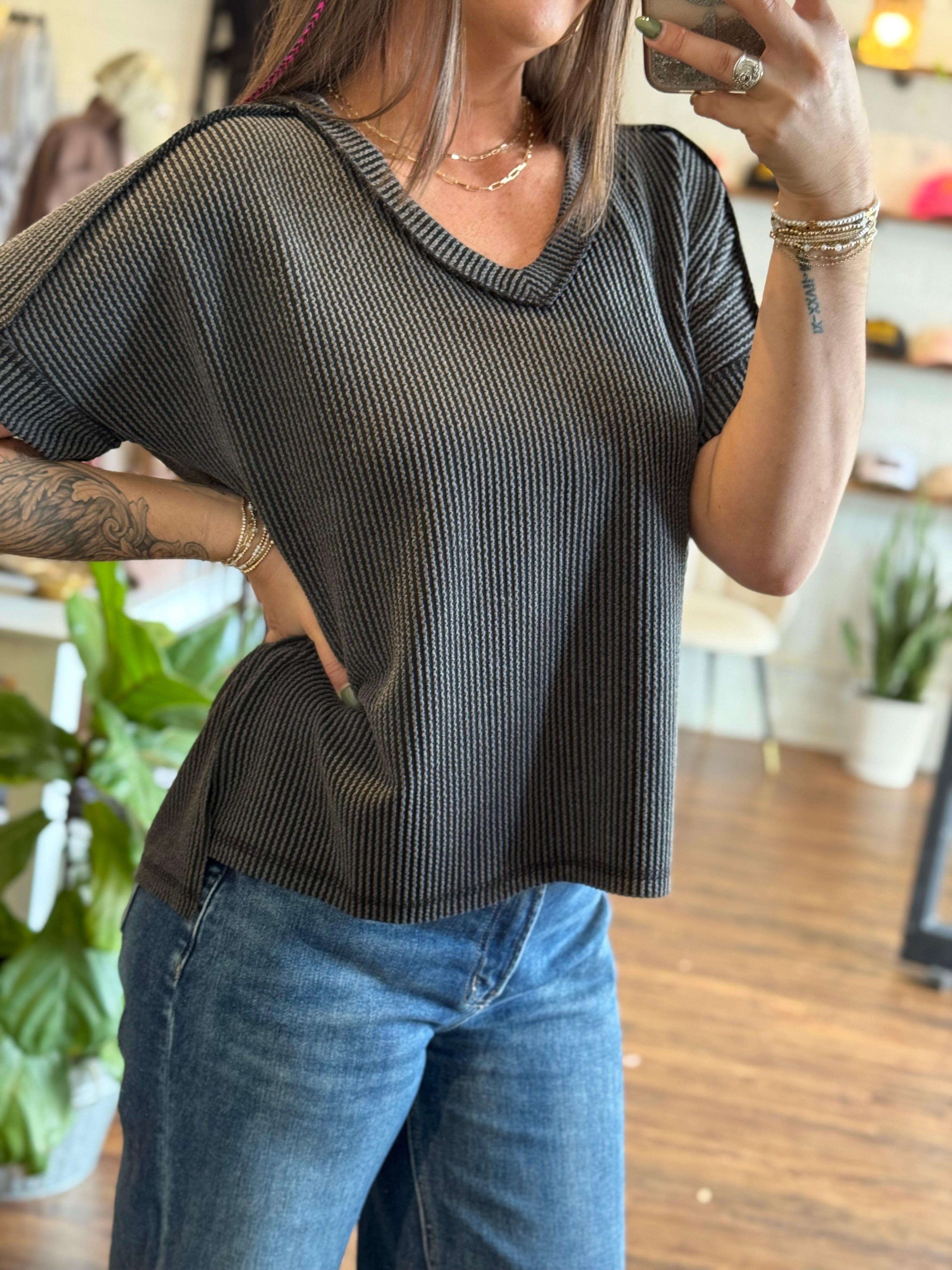 Corded Rib Short Sleeve Hi-low V Neck Top