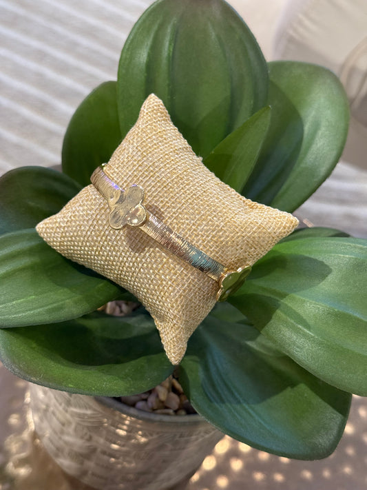 Stretch Clover Gold Bracelet