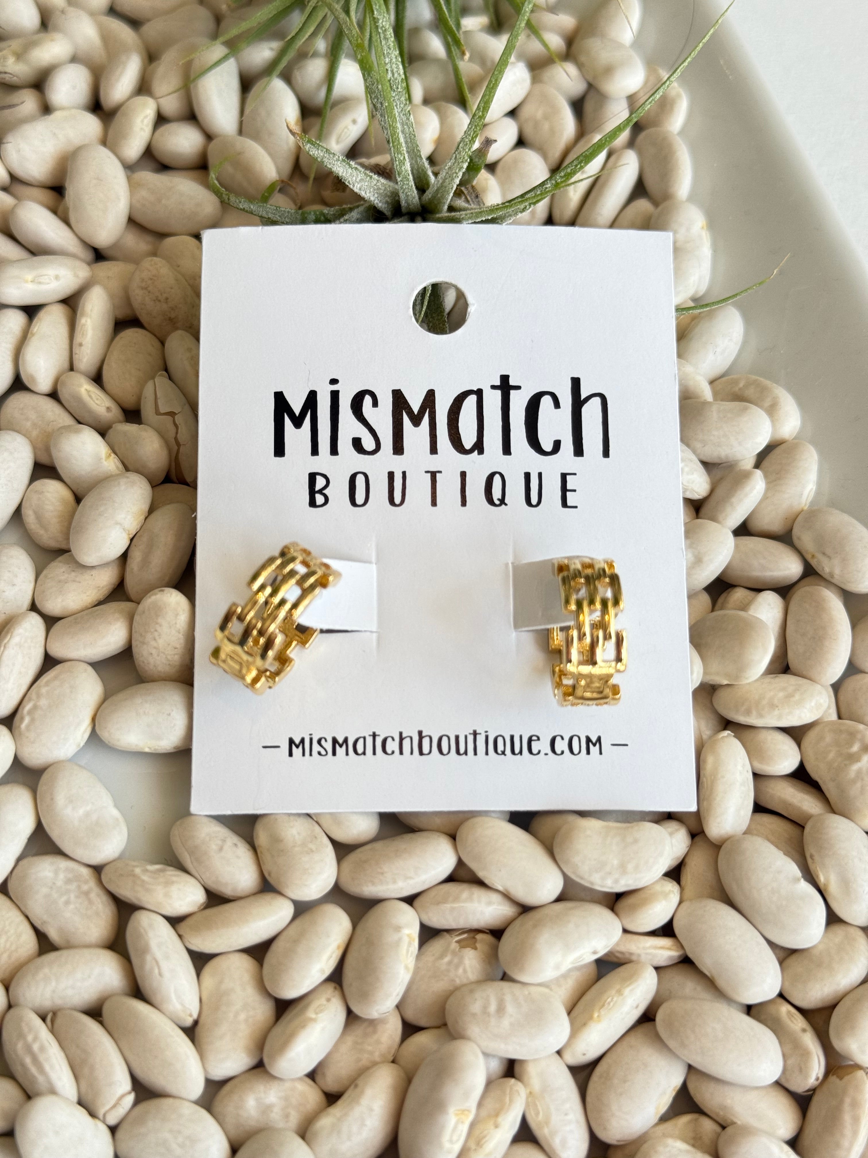 Chain Link Gold Huggie Hoop Earrings