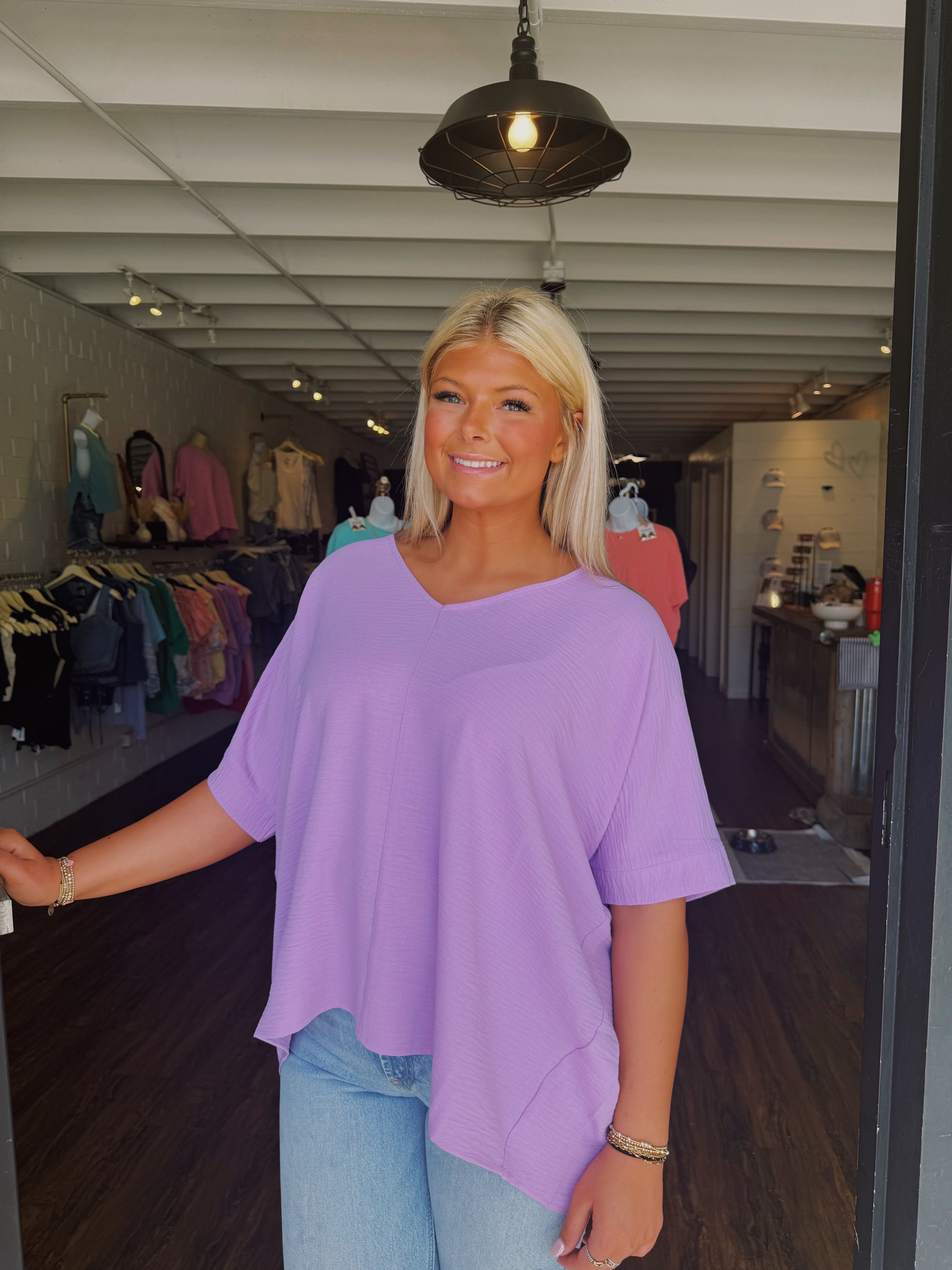 WOVEN AIRFLOW V-NECK DOLMAN SHORT SLEEVE TOP - Lavender